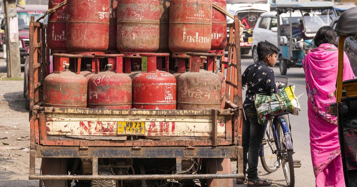 रसोई में क्रांति: क्या एलपीजी डिलीवरी का नया नियम बदलेगा आपका जीवन? (Rasoi Mein Kranti: Kya LPG Delivery Ka Naya Niyam Badlega Aapka Jeevan?)