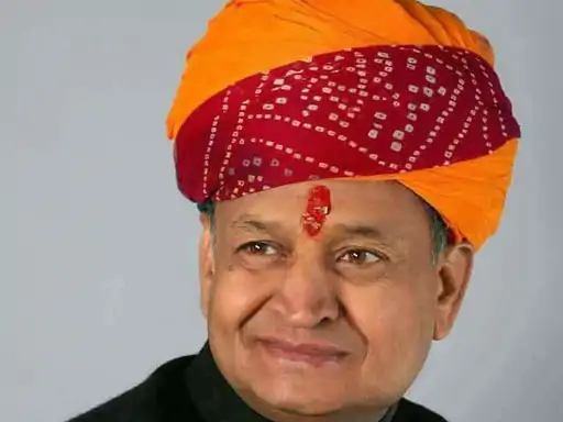 बानसूर में गहलोत का आगमन: उम्मीदों का कारवां या सियासी दांव?